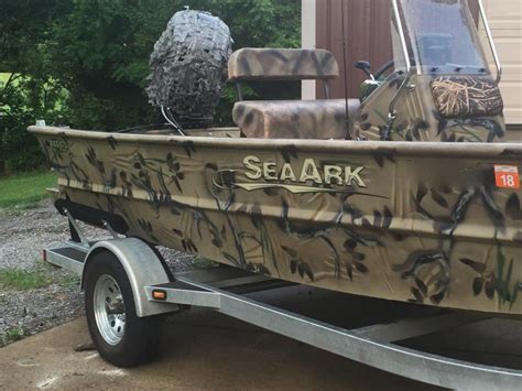 Seaark Tunnel Hull Boats For Sale