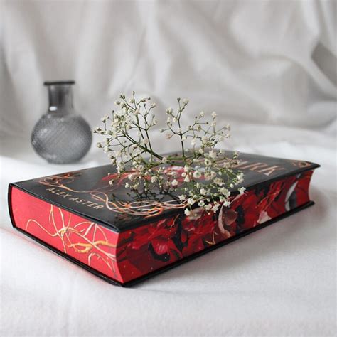 Rezension | LIGHTLARK von Alex Aster