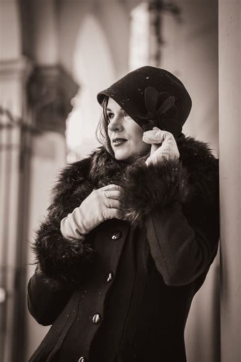 wear vintage  retro fashion  winter  freezing