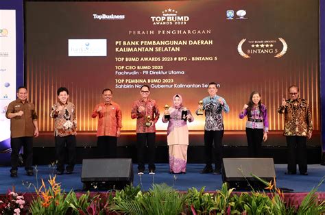 Top BUMD Awards 2023 Bank Kalsel Dianugerahkan Predikat BPD Bintang 5