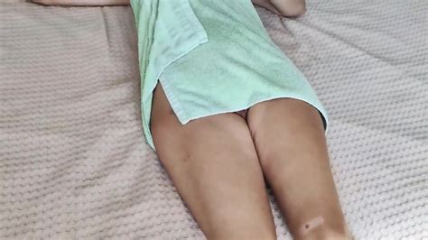 Solo Play With Saggy Tits