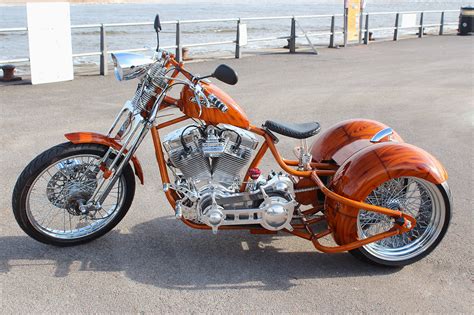 eBay Scam Hunter: HARLEY DAVIDSON ROAD LEGAL CHOPPER CUSTOM BUILT TRIKE