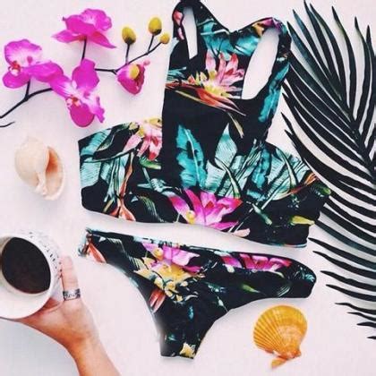 Halter Neck Print Two Piece Bikini On Luulla