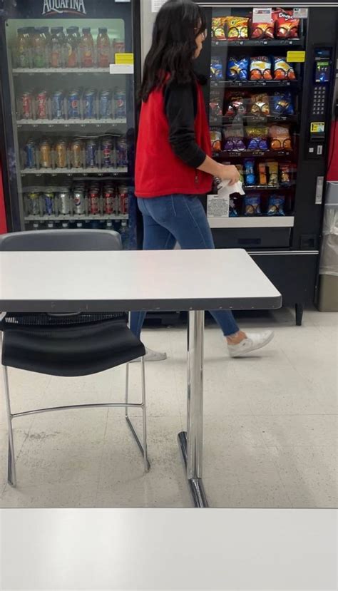 Cute Target Employee Showing Off Her Nice Ass Tight Jeans Forum