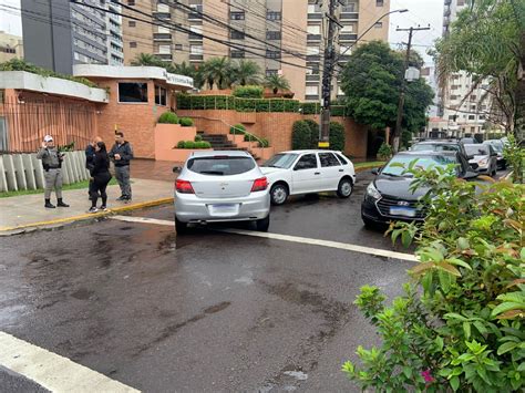 Acidente afeta o trânsito em avenida de Novo Hamburgo Novo Hamburgo