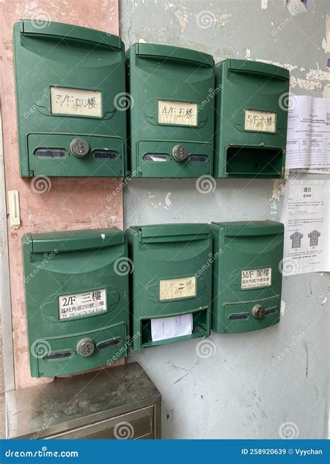 Neighbors are arguing over the new residential mailboxes design 21