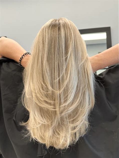 Hair Inspo In Hair Highlights Bright Blonde Hair Blonde Layered Hair