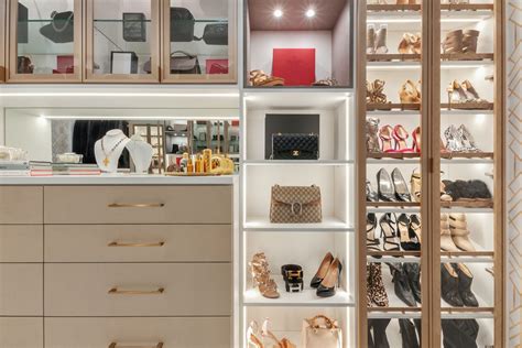 10 Walk In Closet Organization Ideas Revivalist