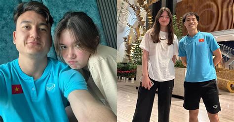 Nghe tin em gái hot girl của thủ môn Đặng Văn Lâm đến chơi Văn Toàn chưa kịp chải chuốt đã chạy