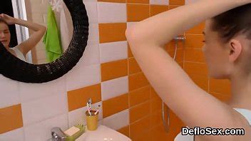 Seductive Teen Pleasures Pink Vagina Until She Is Climaxing Xvideos