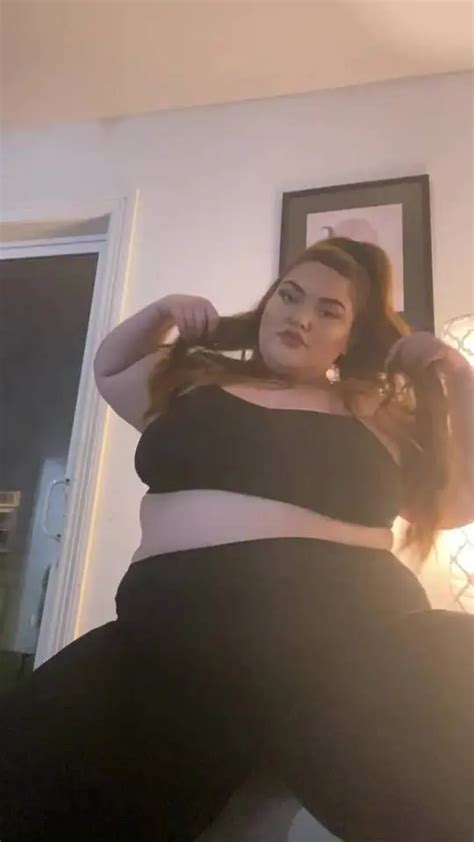 Wanna See My Tits Drop Scrolller