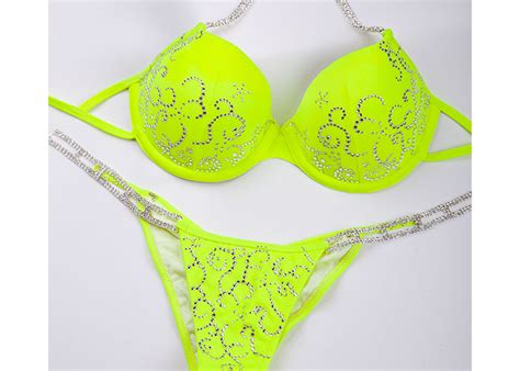 Bikini in Neongelb mit Schnörkel Strassmuster Dessousinsider
