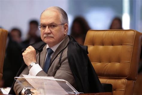 LUIZ EDSON FACHIN CANCELA JULGAMENTO DE PEDIDO DE LIBERDADE A LULA