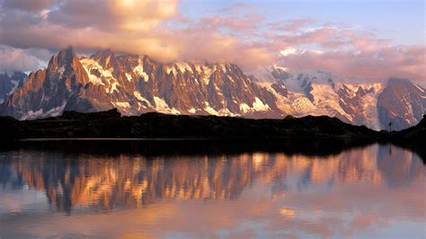 Lake Snow Mountain Sunset France Chamonix 5K Preview | 10wallpaper.com