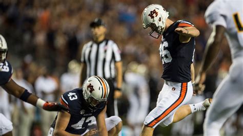 Auburn vs. Arkansas: Anders Carlson draws ire of fans on Twitter