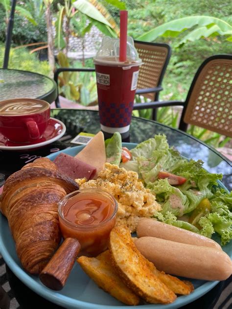 Bliss Babe Cafe Breakfast Chiefeater