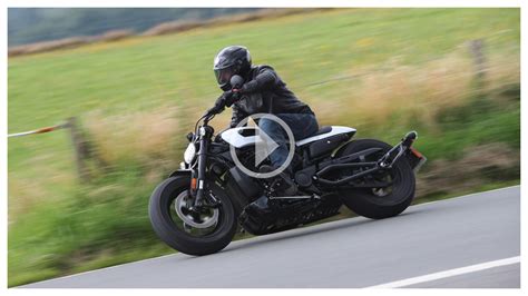 Harley Davidson Sportster S La Naked Vestita Da Custom InSella