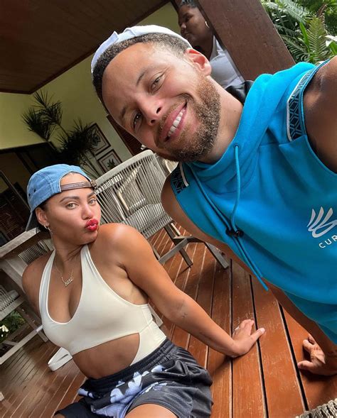 Inside Stephen Curry Wife Ayesha Currys Beach Vacation Photos Us Weekly