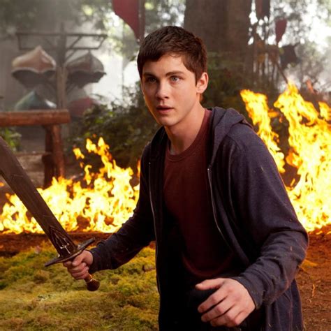 Logan Lerman Se Refirió A La Nueva Serie De Percy Jackson Quever