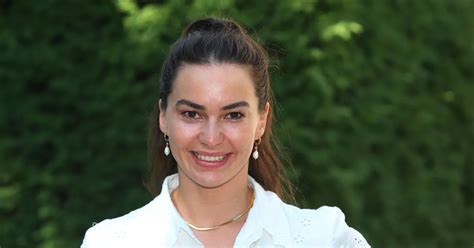 Let S Dance Renata Lusin Zeigt Hei En Body Im Knappen Bikini