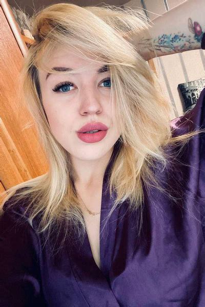 Enchanting Victoria 24 Y O From Dnipro Ukraine With Blonde Hair VeronikaLove