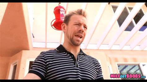 Milf In Piscina Ha Enormi Tette Da Scopare Xhamster