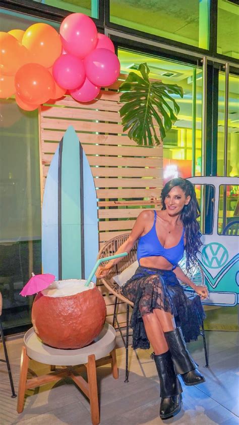 Clásica y sofisticada a la vez Silvina Escudero usa la bikini más