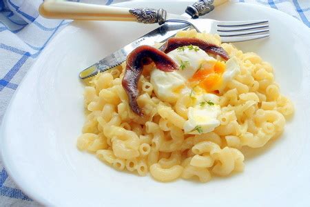 Паста с анчоусами и яйцом всмятку. от mama tasi