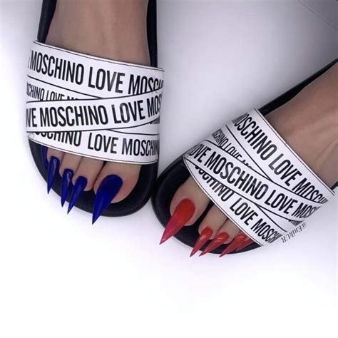 8 Hot Sexy Amina Mirzoeva Bikini Pics