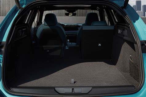 Peugeot 308 SW boot space - cinch