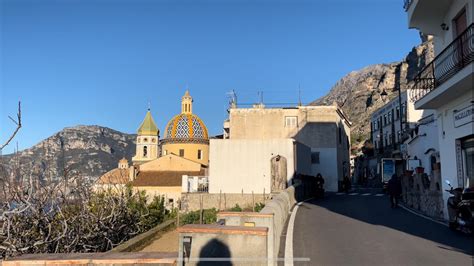 Positano Notizie Truffa Del Pacco A Praiano Fingono La Voce Del