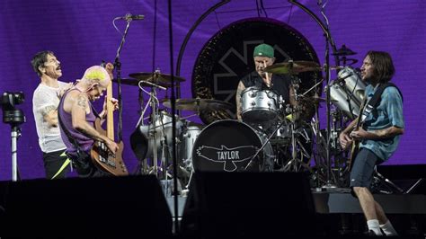 Dg Medios Denuncia Tickets Falsos Para Red Hot Chili Peppers Y Llama A Comprar En Boleter As