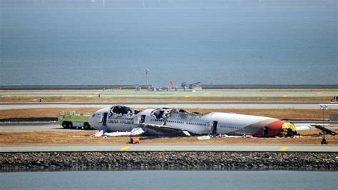 New Footage Of Fatal 2013 Asiana Airlines Crash At Sfo Bbc News