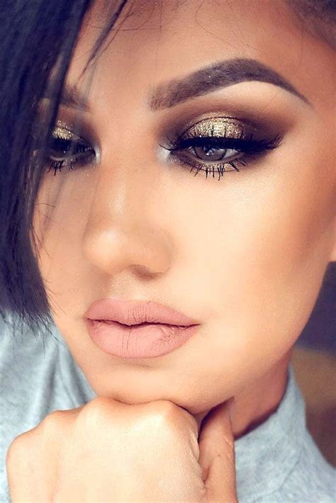 Makeup Gold And Black Smokey Eye 2788748 Weddbook