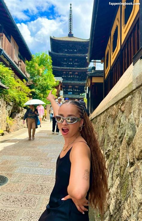 Ella Eyre Nude OnlyFans Leaks Fappening FappeningBook