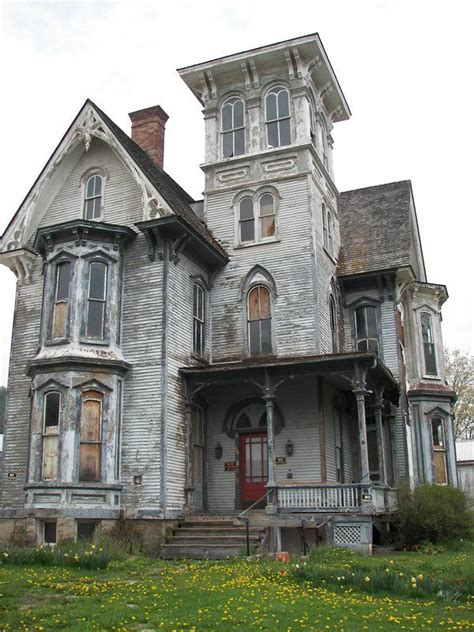 Scariest Haunted Houses In Wisconsin Lorette Boyle