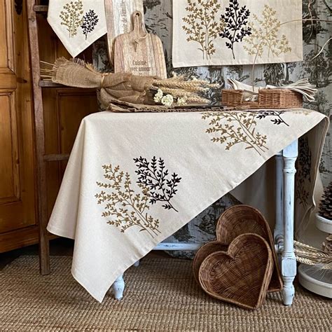 Nappe brodée campagne chic Comptoir de famille Adelie 250x160cm Déco