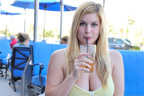 Sexy Danielle FTV Having Fun Doing Naked Handstands 14 Photos