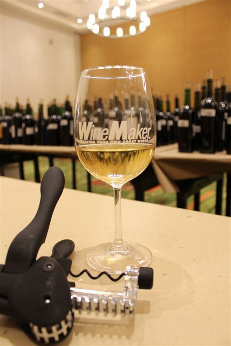 Making White Wines with Less Sulfite - WineMakerMag.com