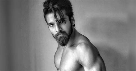 Shirtless Bollywood Men Today S Nude Indian Male Model Strips Down To