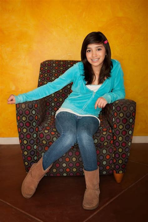 Jolie Fille De Latina Photo Stock Image Du Enfant Occasionnel