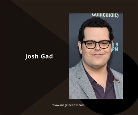 Josh Gad - Wiki, Biography, Family, Career, Relationships, Net Worth & More