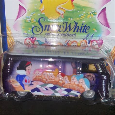 Hot Wheels Toys Hot Wheels Walt Disney Classic Snow White Volkswagen T Panel Bus Other