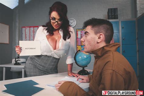 Harmony Reigns Flashing Her Tits BabeSource