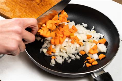 Chopped Carrots And Onions In The Frying Pan Creative Commons Bilder