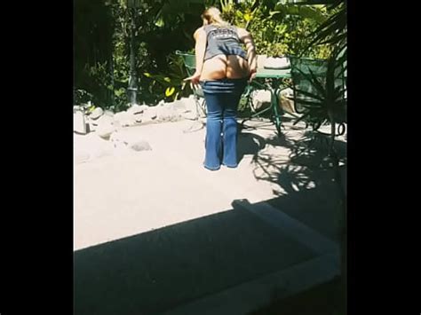 Ericakandy Milf Ass Cheeks Flashing Outdoor Workers Around Teasing Wanting A Big Cock In Her