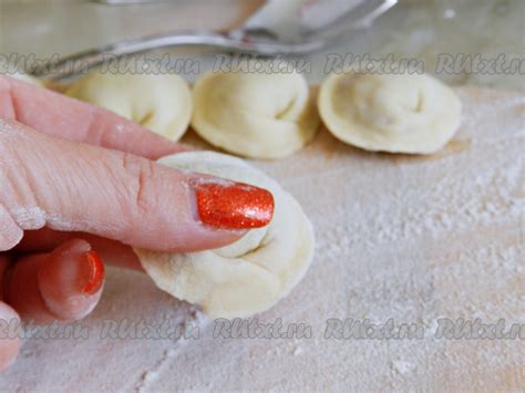 Тесто для пельменей на воде: 10 фото в рецепте