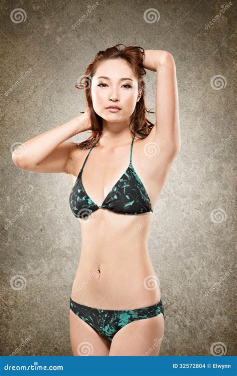 Femme Asiatique De Bikini Photo Stock Image Du Charme