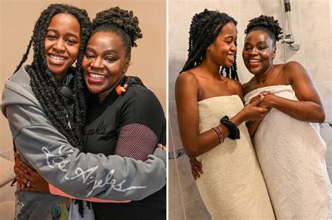 Mormon Mum Leaves Gym Goers Gobsmacked As She Strips For Racy Bikini Workout Daily Star