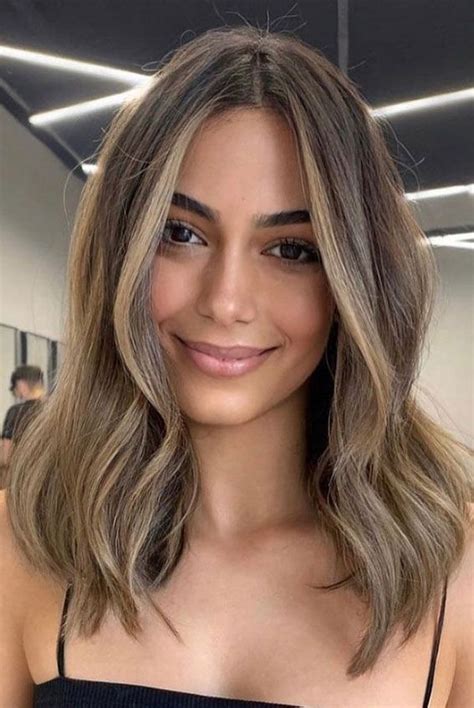 Flattering Blonde Highlights Ideas For Soft Beige Blonde Face